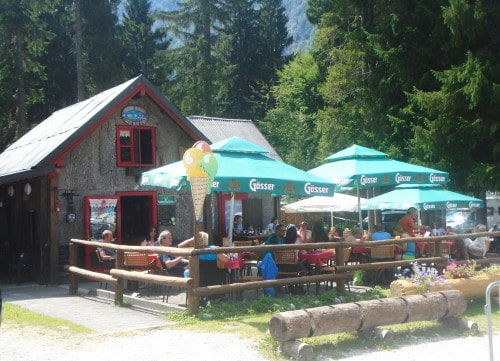 Koča Ai sette nani pri zgornjem Belopeškem jezeru