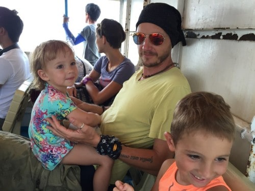 28. 20 minutna vožnja med otokoma Negros in Cebu