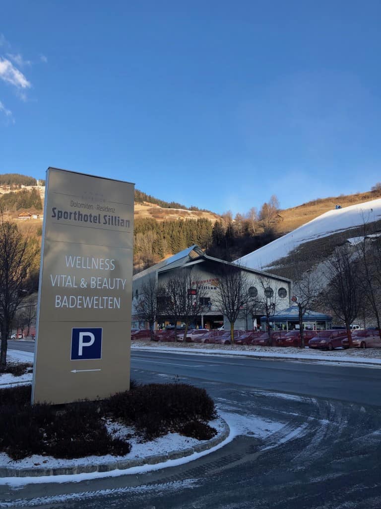 Gondola nasproti hotela Dolomiten Residenz (smučanje Sillian, Avstrija)