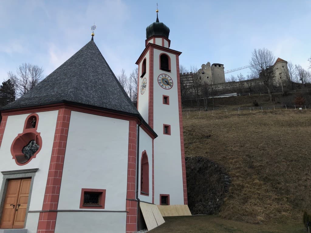 Pogled na grad Heinfels (Sillian, Avstrija)