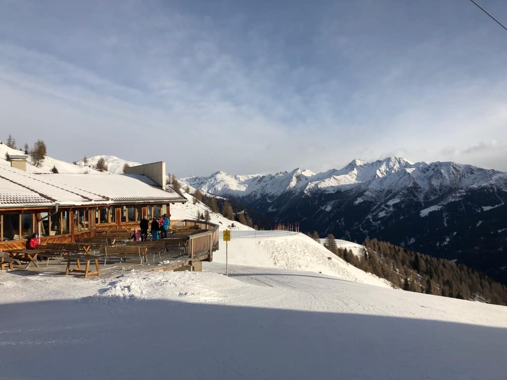 Sončna in panoramska terasa restavracije Gadein (smučanje Sillian)