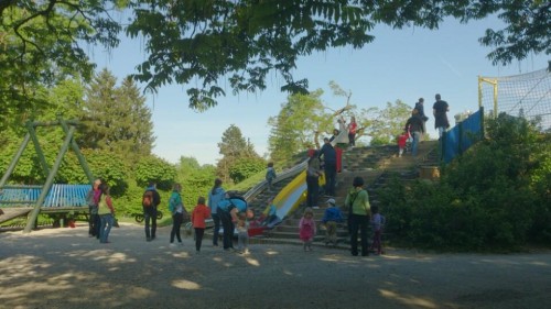 Veliko igrišče ob Čolnarni v parku Tivoli, Ljubljana
