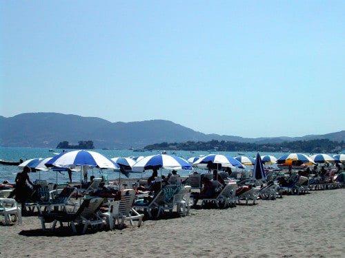 Najdaljša nepretrgana peščena plaža v Grčiji - Laganas, Zakintos