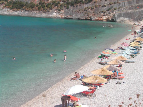 Plaža s kamenčki - Makris Gialos (Zakintos, Grčija)